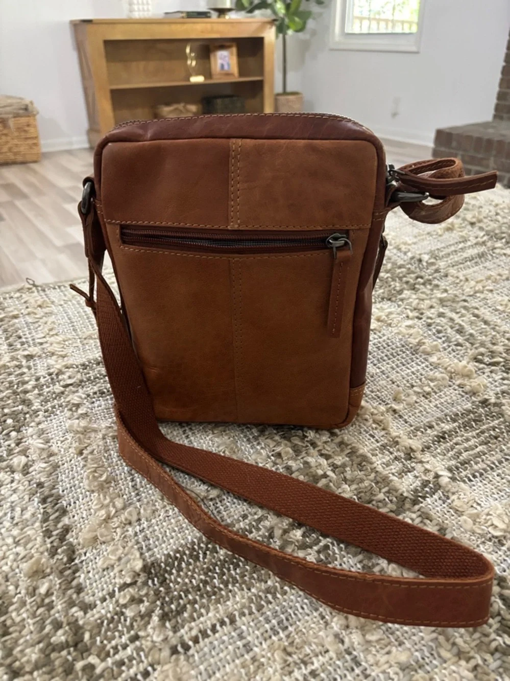 Spikes &‎ Sparrow Saddle Brown Leather Crossbody Bag NWOT Unisex